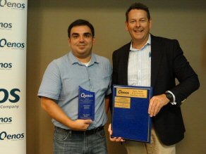 Gabriel Rojas accepts the Qenos 2014 SHE Excellence Award<br> for Safety from CEO, Jonathan Clancy